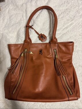 Browning Cognac Leather Conceal Carry Tote with Tassel Zippers
